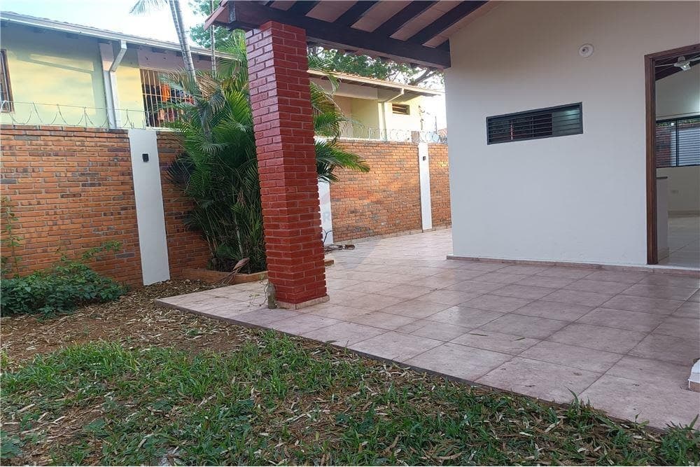 Chalet a estrenar en lambare barrio la victoria, foto 2