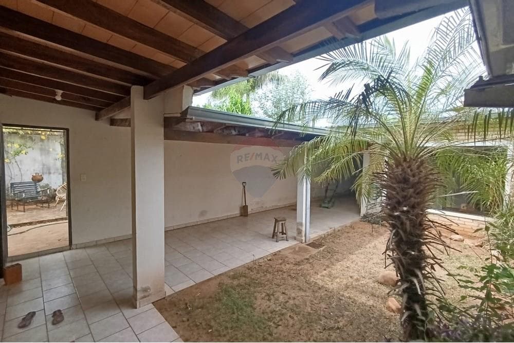Casa Moderna Amoblada en Limpio: Piscina y Jardín Negociable — foto 5