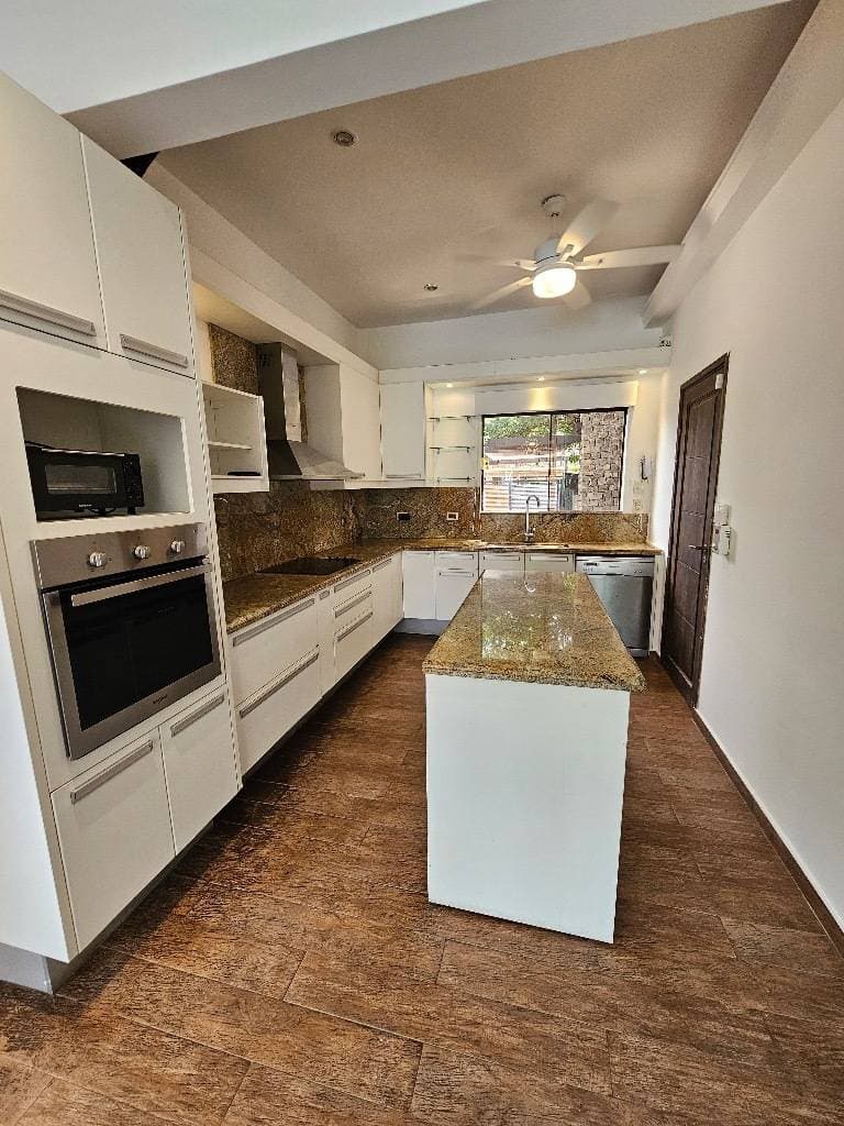 Casa de 5 dormitorios en barrio Herrera de Asunción, foto 3