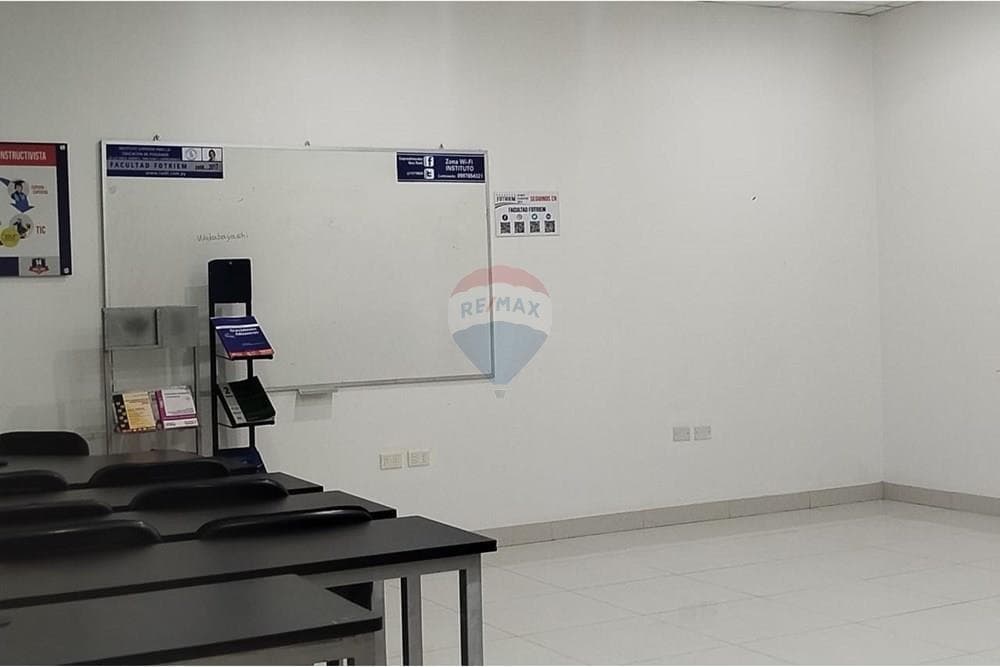 edificio de 3 niveles, foto 4