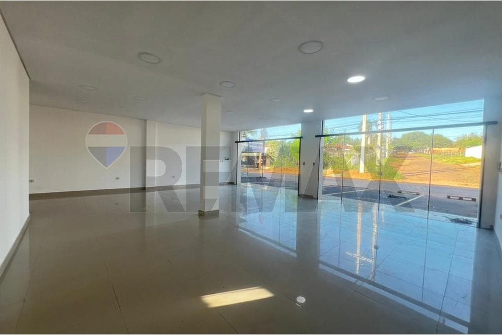 Local Comercial - Alquiler - Villa Elisa, Paraguay, foto 4
