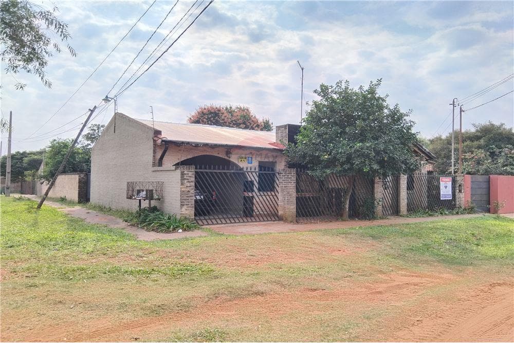 Hermosa y Espaciosa Casa en Costa Sosa, Luque