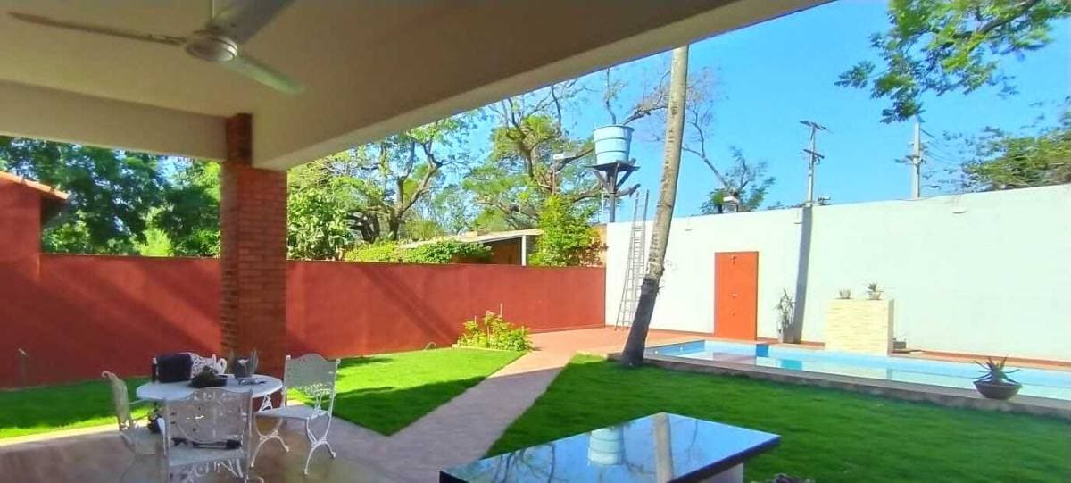 Vendo hermosa casa en condominio cerrado alto los laureles Luque