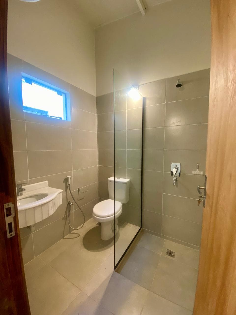 Hermosa casa pareada en barrio Loma Merlo | Luque — foto 4