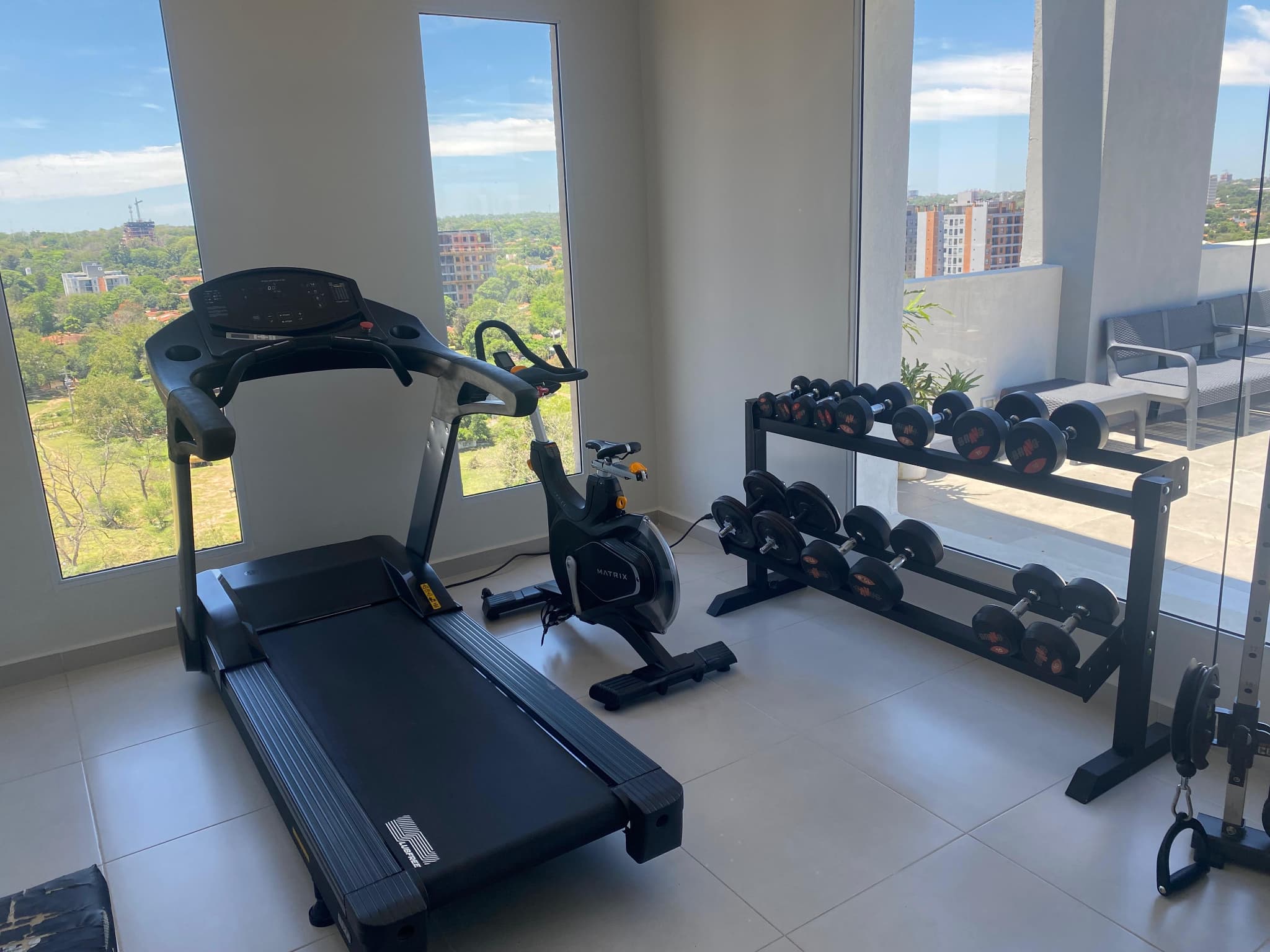 Amplio Departamento Amoblado de 2 dormitorios 2 Baños a Estrenar en Asunción! — foto 5