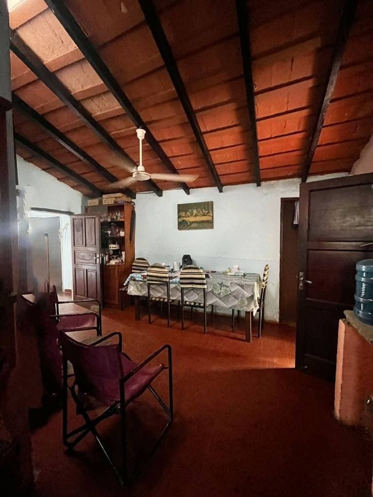 En venta – Casa tipo chalet en Barrio Jara, frente a Plaza Acosta Ñu, foto 2