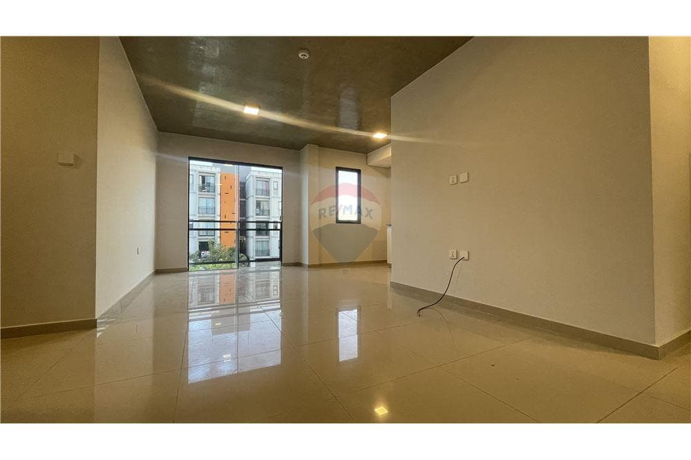 Departamento de 3 Dormitorios y Cochera en Venta, Edificio INSIGNIA 1 Luque, foto 2
