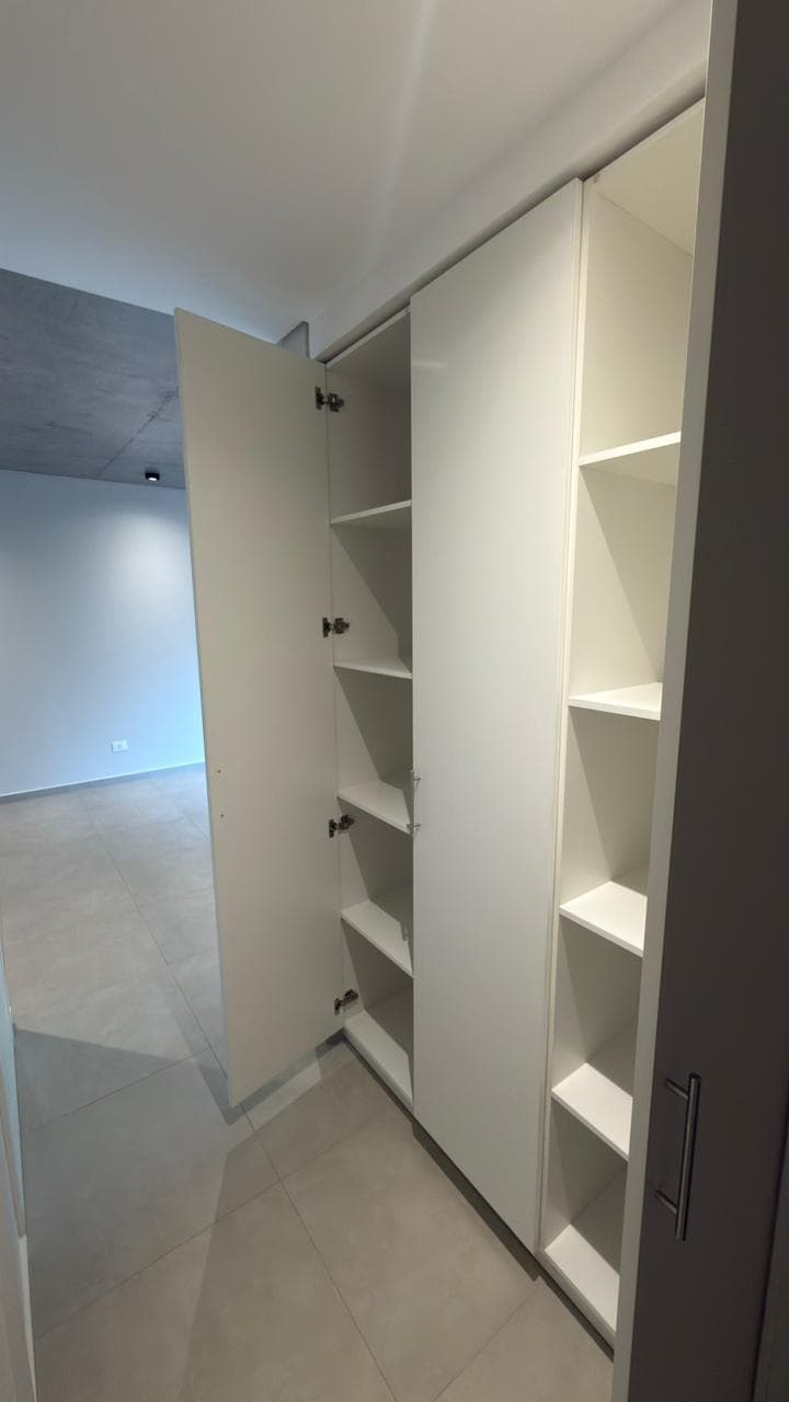 De departamento en edificio urban cumbres Luque — foto 4