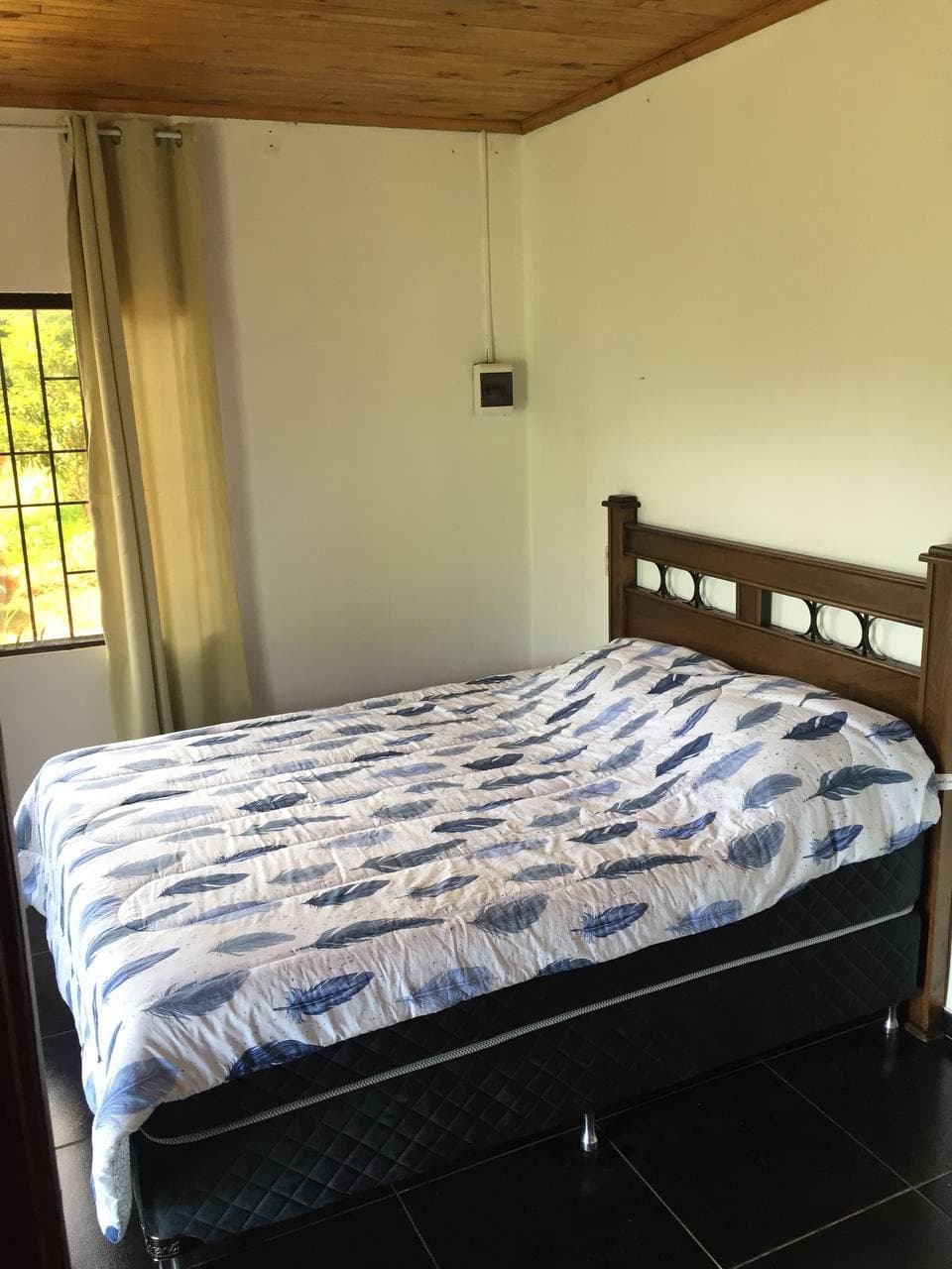 Casa renovada con tres apartamentos y jardín! — foto 1