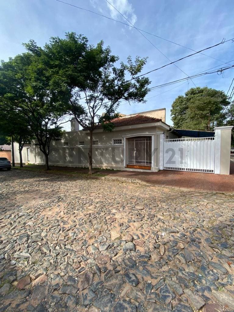 Vendo residencia de una sola planta a remodelar en barrio Recoleta