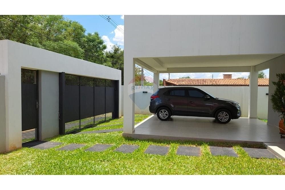 Amplia residencia en Luque - primer barrio, foto 2