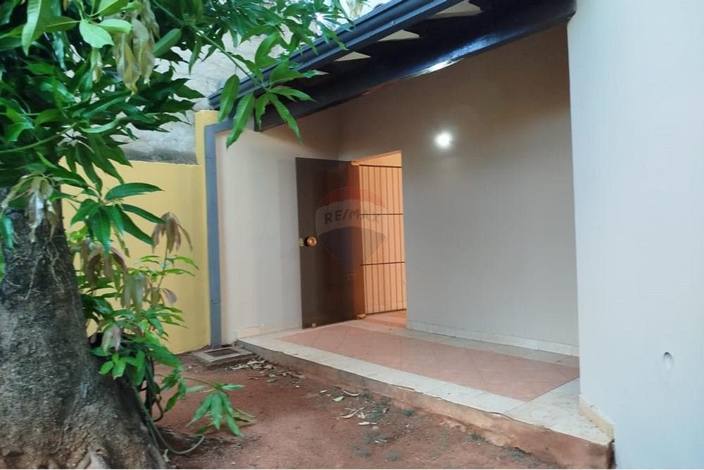 Casa en alquiler - Lambaré, barrio valle apu´a, foto 3