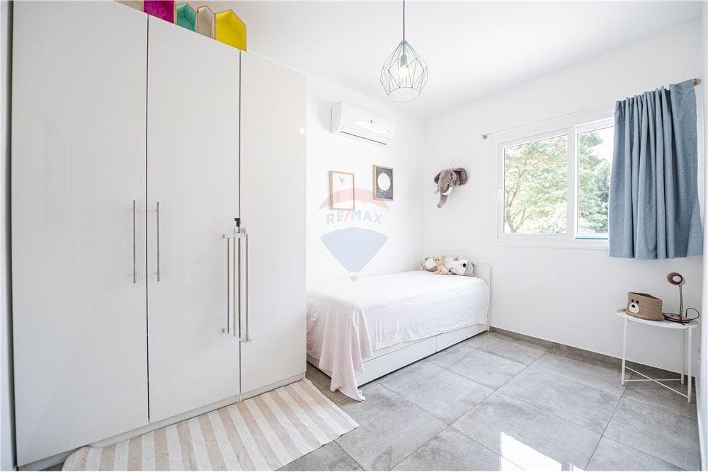 Residencia Minimalista y Nueva en Lambare, foto 5