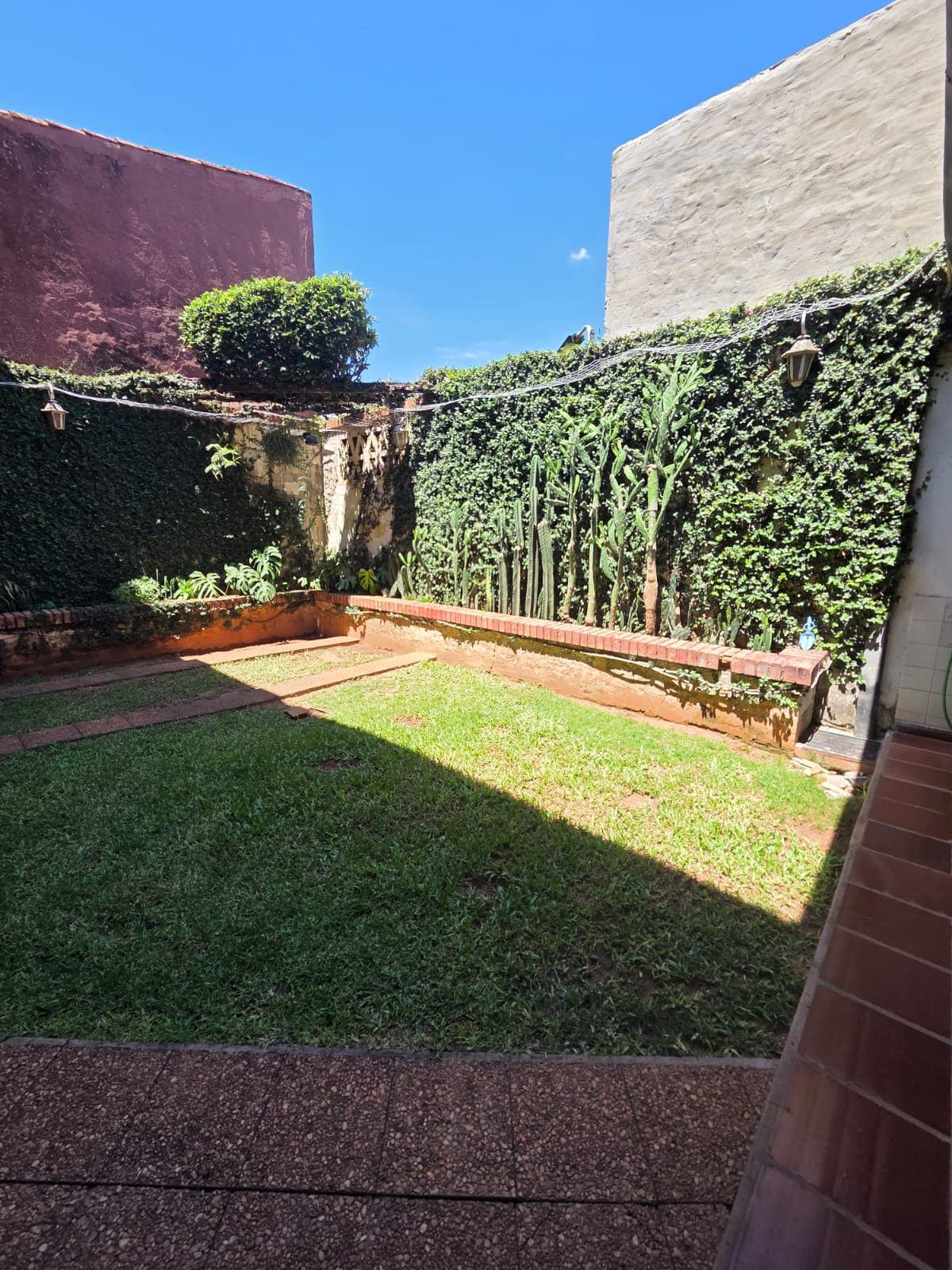 Casa con piscina en alquiler en barrio mburucuya, foto 3