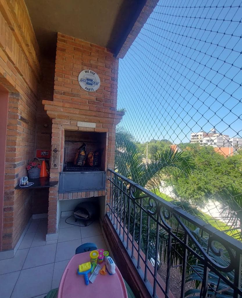 En venta - amplio dpto. De 3 dorm. En suite edif. La place