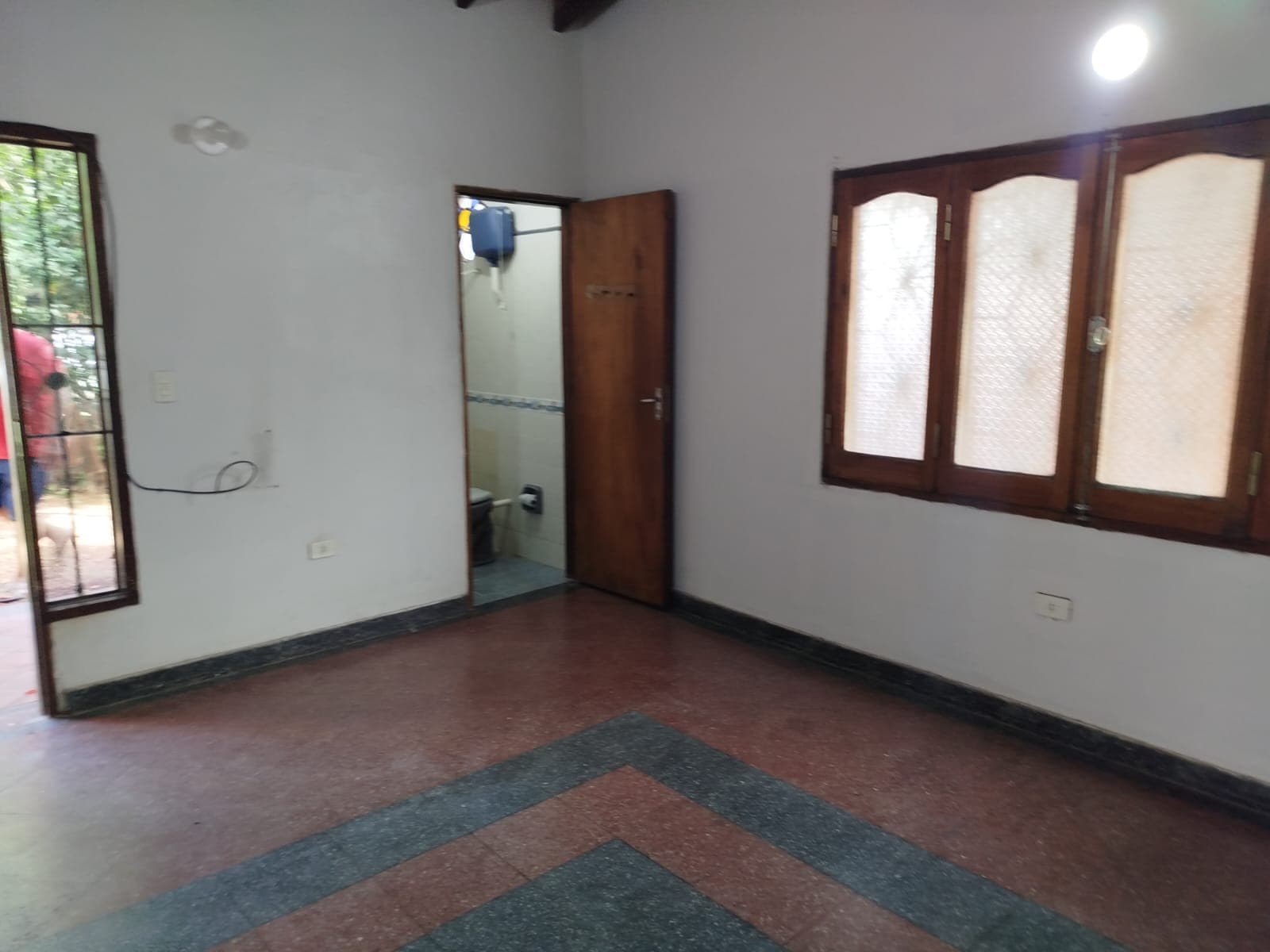 Casa-Alquiler-PY Central Mariano Roque Alonso, foto 2