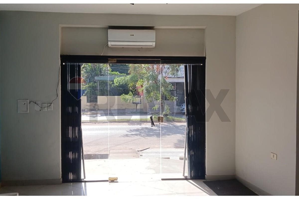 Propiedad comercial y residencial en ubicación estratégica de Luque, foto 3