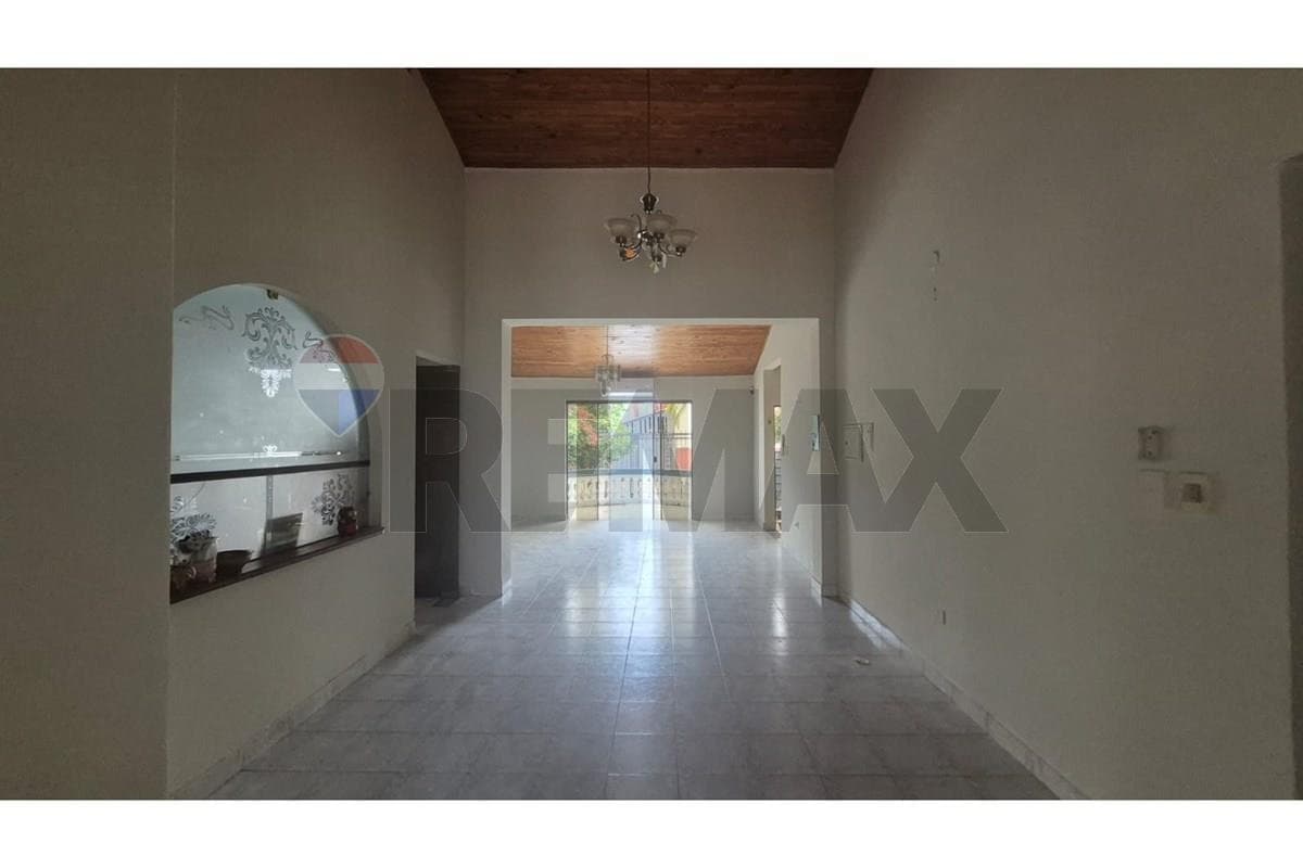 Casa - Alquiler - Lambaré, Central, Paraguay, foto 3