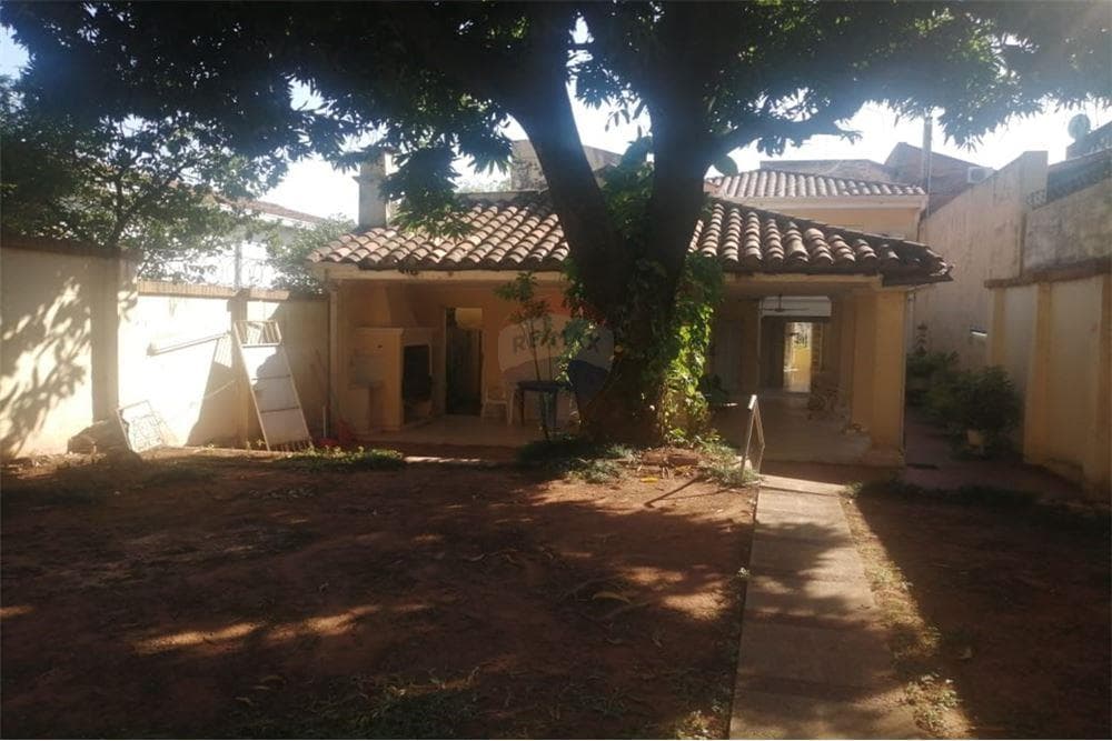 Casa en Barrio Las Mercedes de Asunción