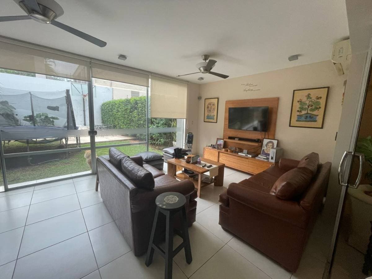 Casa finamente amoblada en la zona ASA