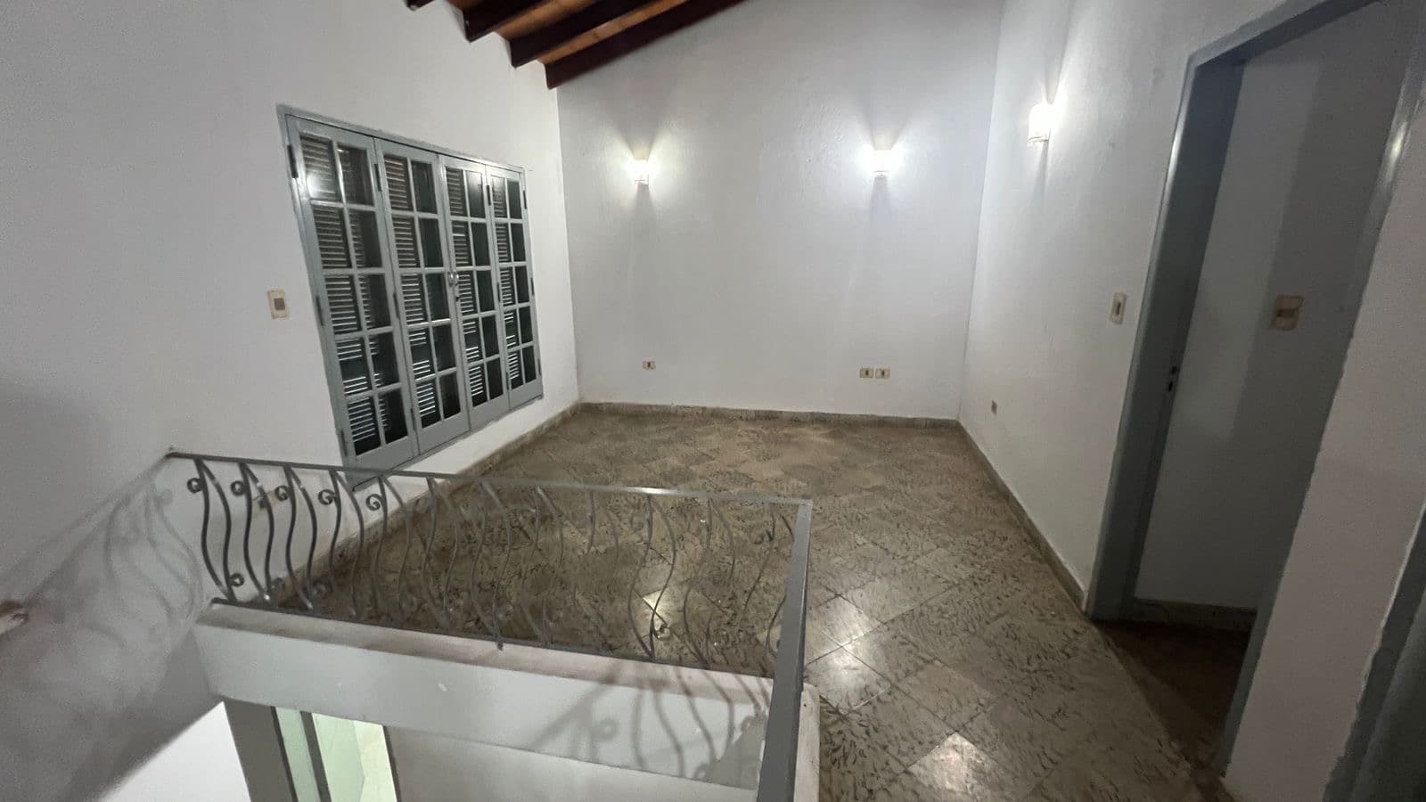 Amplia casa en venta en Lambaré, foto 3