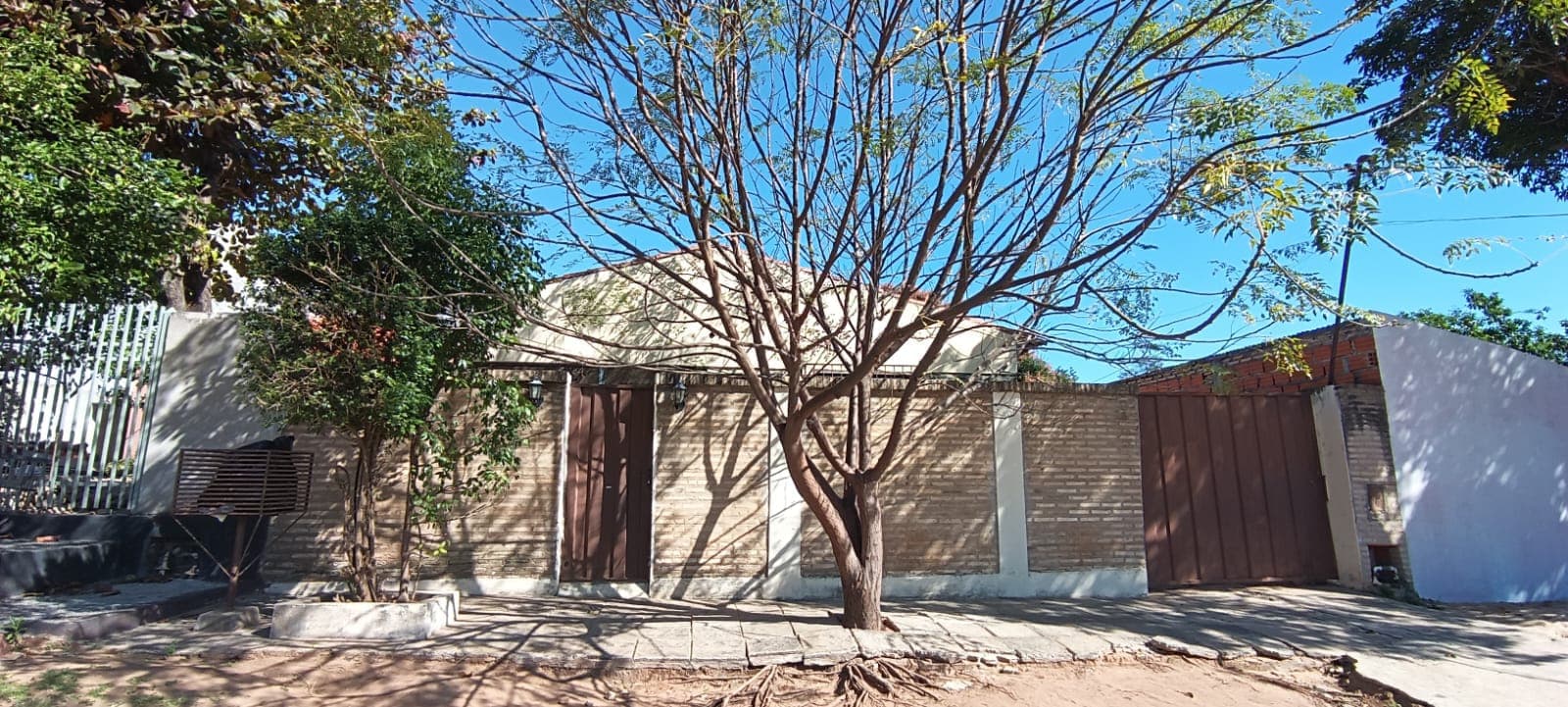 Casa Familiar En Mariano Roque Alonso – Excelente Ubicación