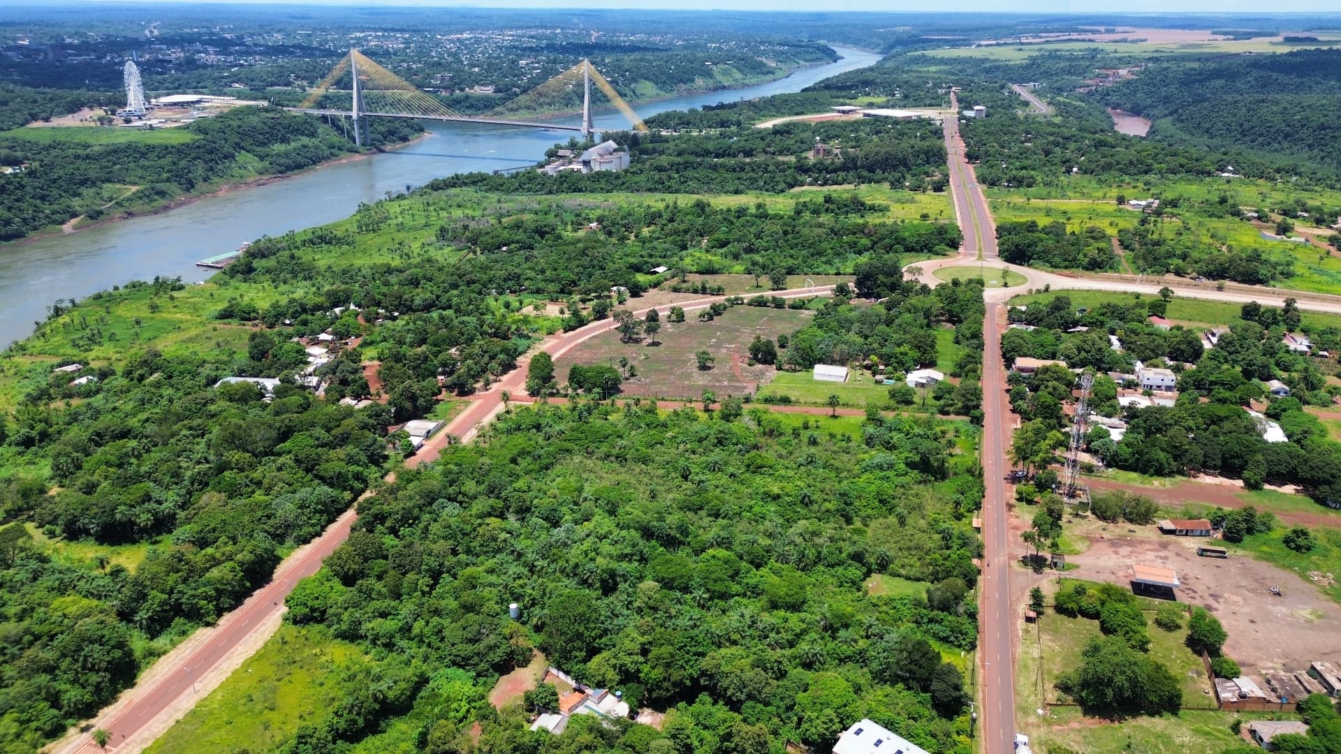 terreno de 19220 m2 cerca del nuevo Puente de la Integración, foto 2