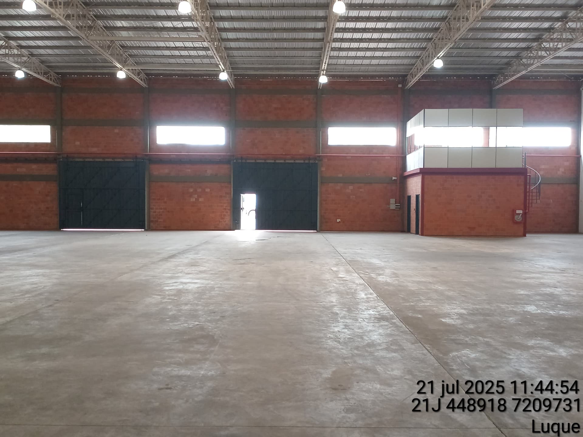 Alquilo Deposito de 1.030 m2 en Luque‼️ C-1082