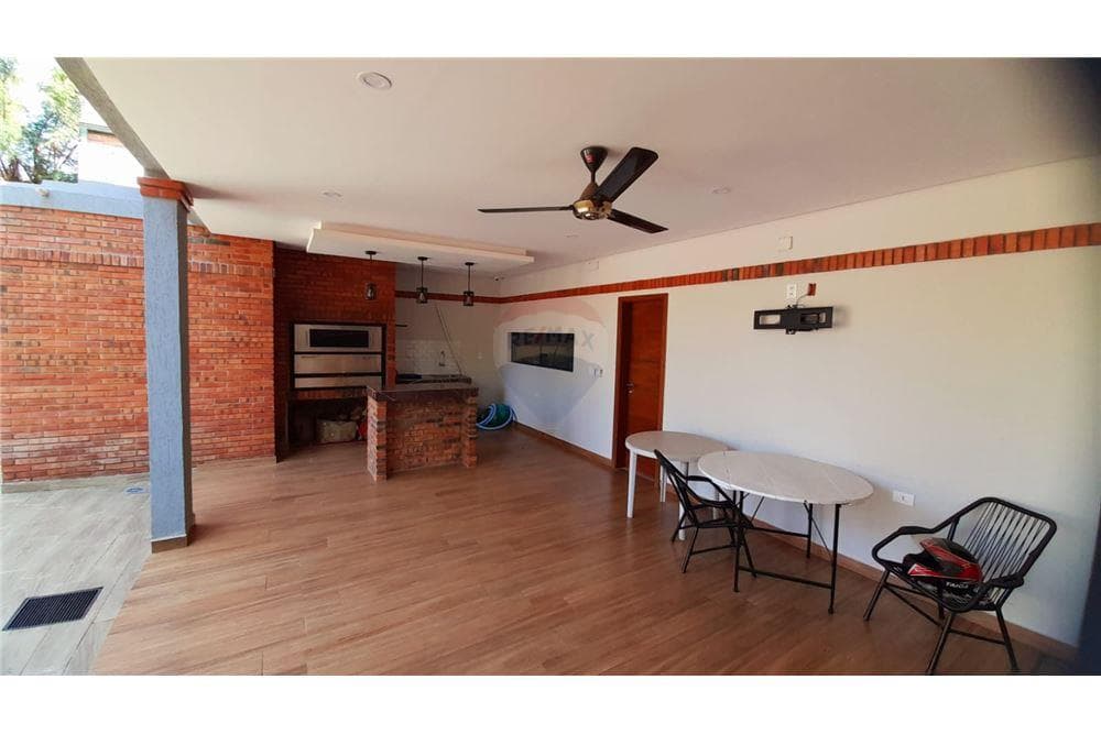 Hermosa residencia en esquina con píscina fdo norte, foto 4