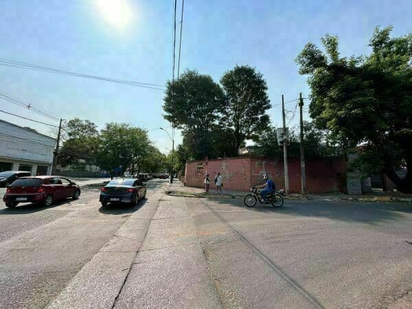Terreno con casa en esquina sobre gral santos, foto 2