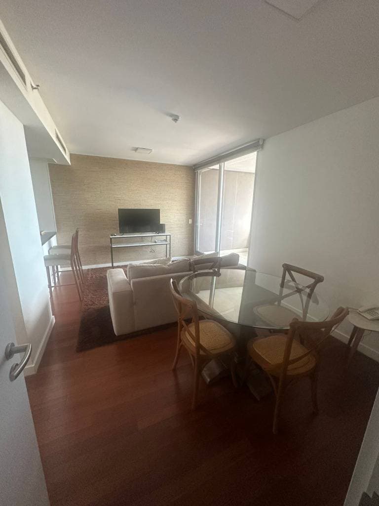 Dpto amoblado de 2 habitaciones edificio sky tower ycua satu, foto 1