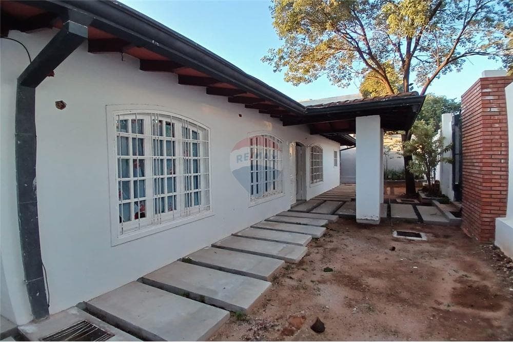 Amplia Casa para Empresa en Las Lomas — foto 2