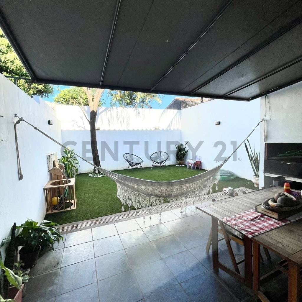 Casa a en Santisima Trinidad a media cuadra de Sacramento, foto 2