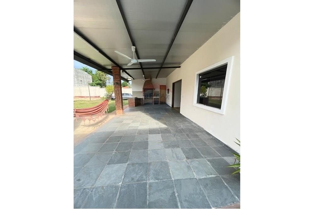 Casa en lambare zona yacht y golf club, foto 2