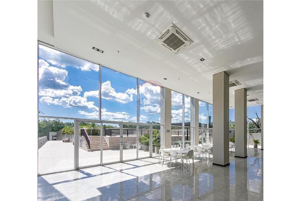Alquilo hermoso departamento sobre primer presidente!!