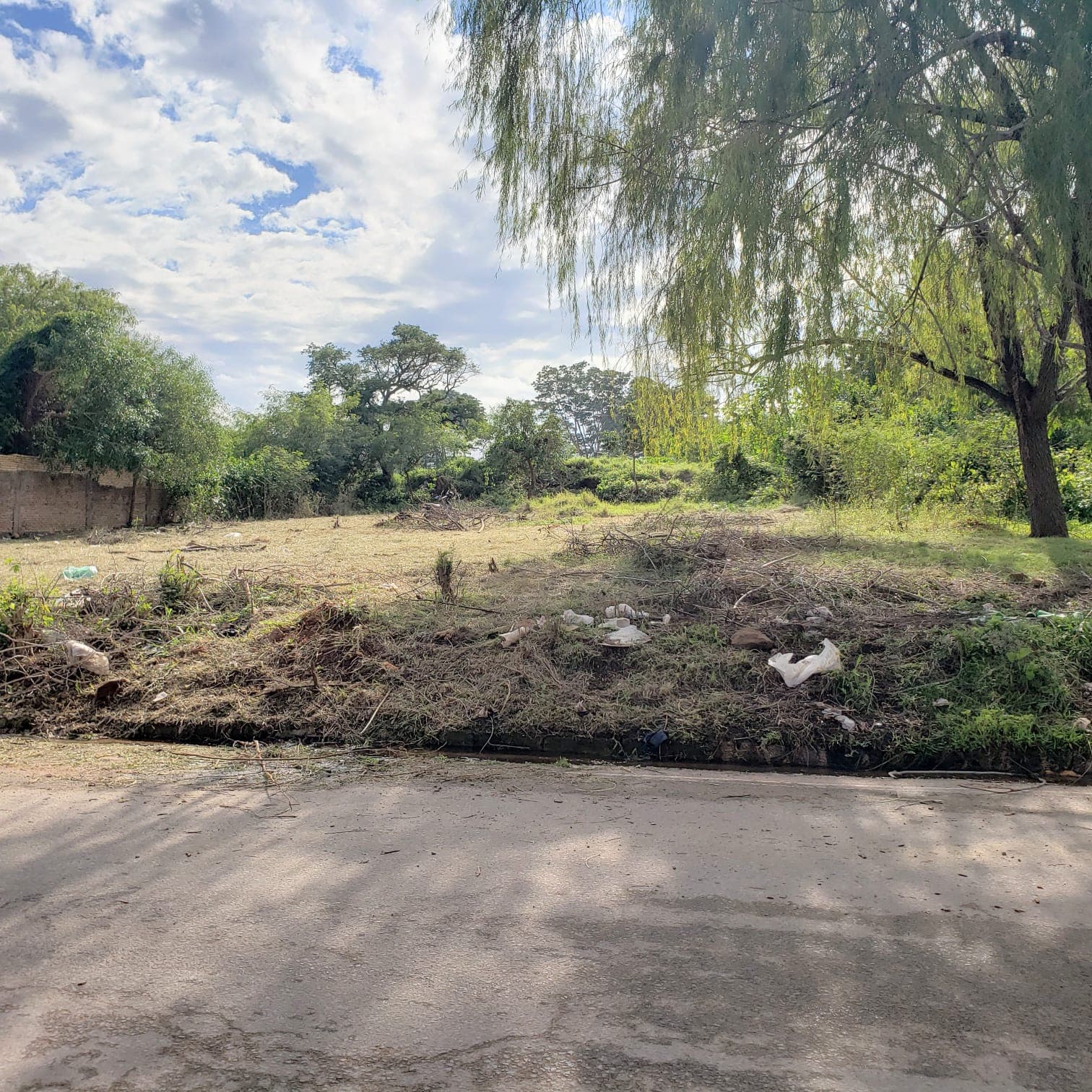 En venta terreno en Itá Enramada - a pasos de Av Perón - 1100 m2