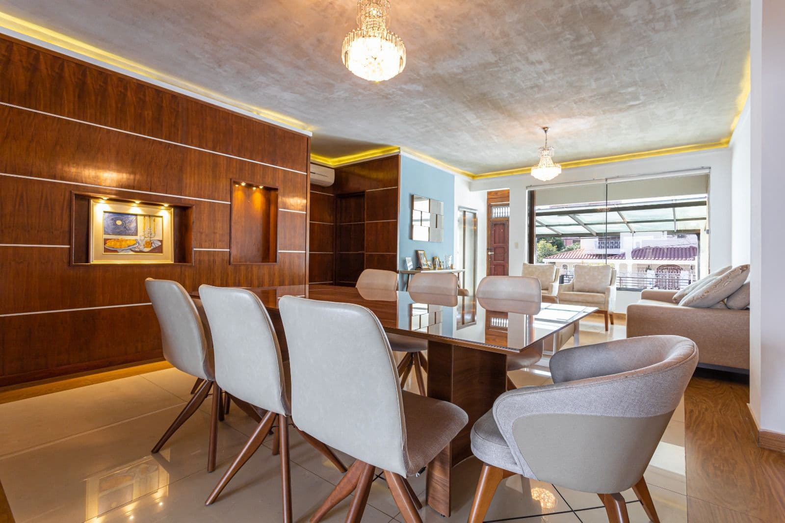En Venta Hermosa Casa Pareada Con Ascensor- Barrio Herrera — foto 2