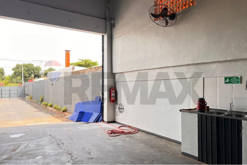 Tinglado de 573 m2 con Showroom y Cámara Frigorífica - Fernando Zona Sur, foto 2