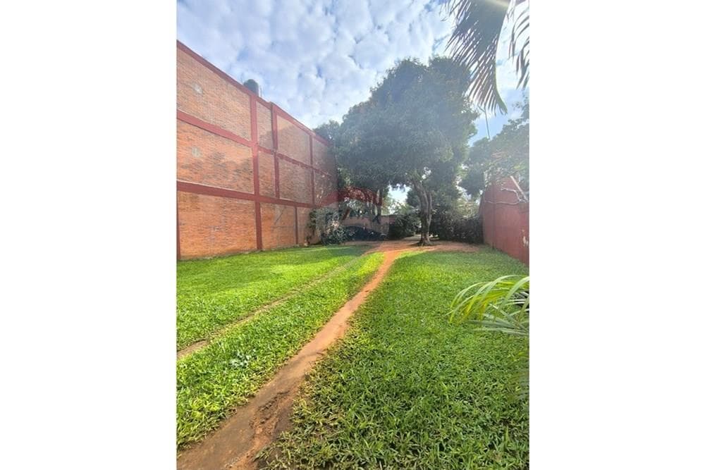 Casa con piscina en Luque 3 barrio, foto 2