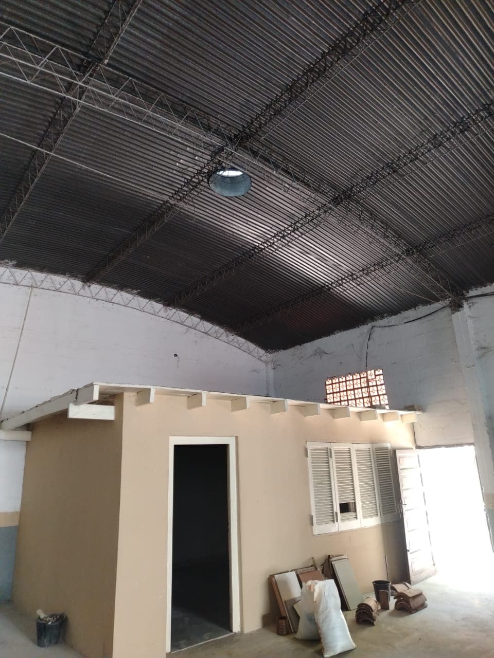 Alquiler de tinglado + casa – zona eusebio ayala, barrio nazareth