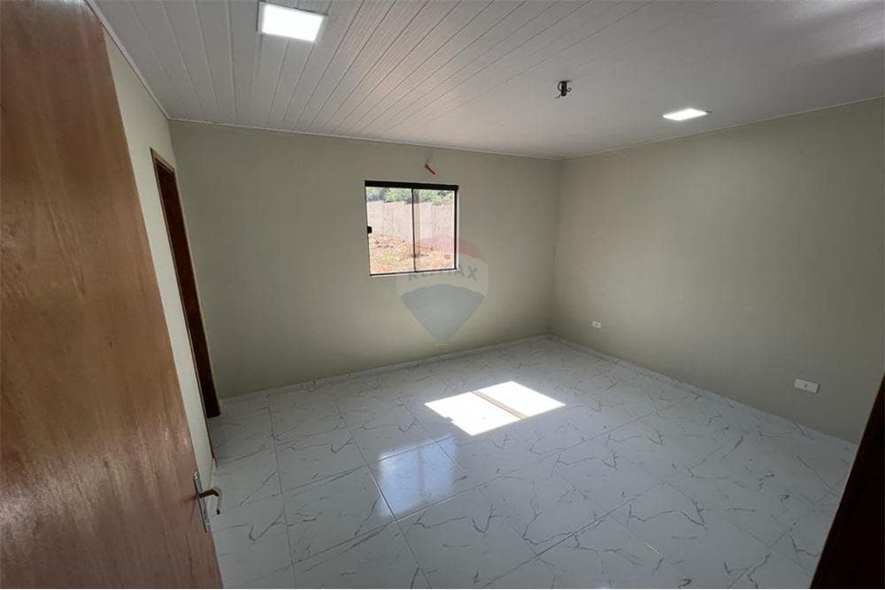 Amplia casa de 3 habitaciones a estrenar en Ñemby, foto 4