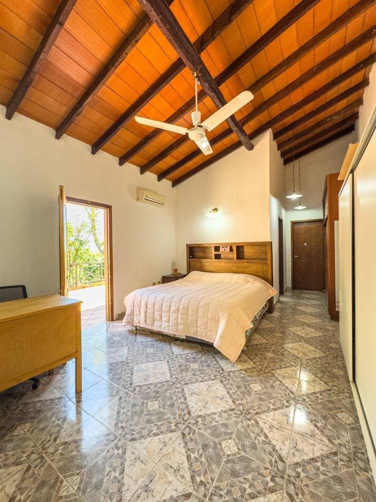 Residencia amplia en Mariano Roque Alonso, foto 1