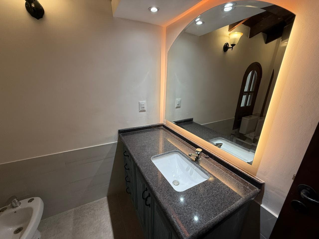 Imponente residencia con piscina y amplio patio en alquiler b. Ycua sati, foto 4