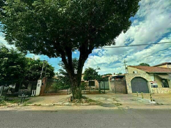 Casa sobre calle asfaltada en el barrio mburucuya, foto 3