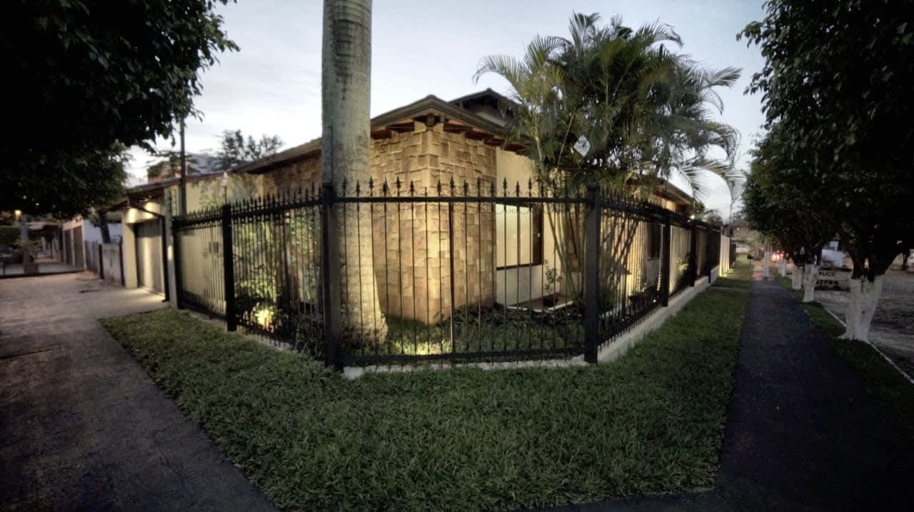 Exclusiva residencia en venta – Fernando de la Mora zona norte, foto 2