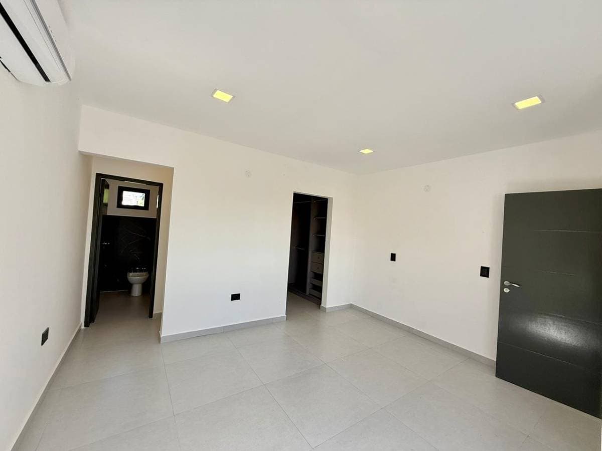 Aquilo dúplex de 3 dormitorios en Luque - barrio laurelty, foto 5