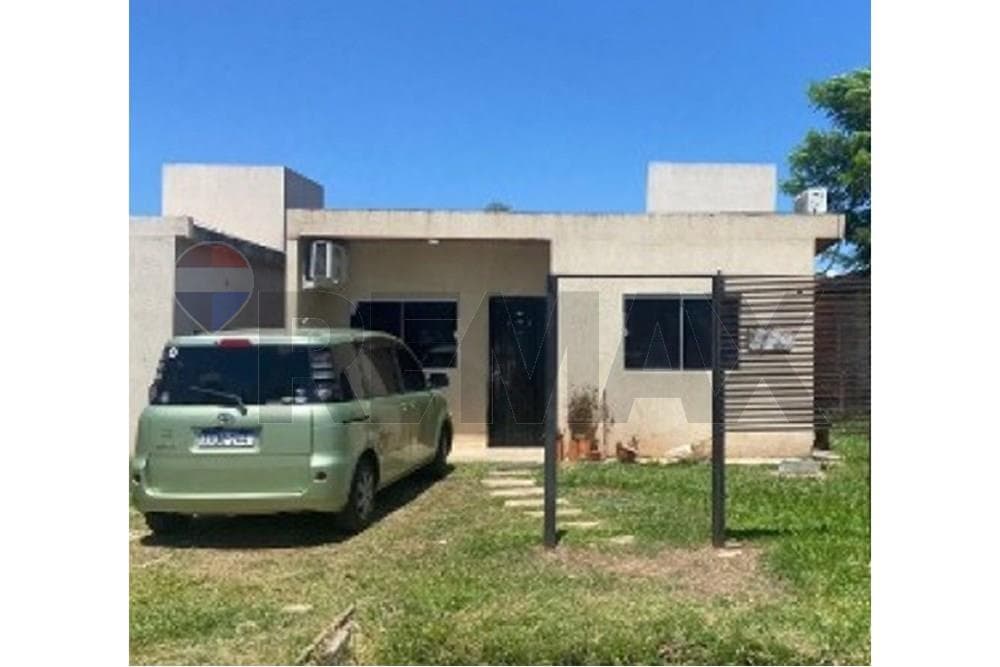 Terreno de 3.715 m² con 12 Viviendas en Urbanización Costa Azul, Limpio