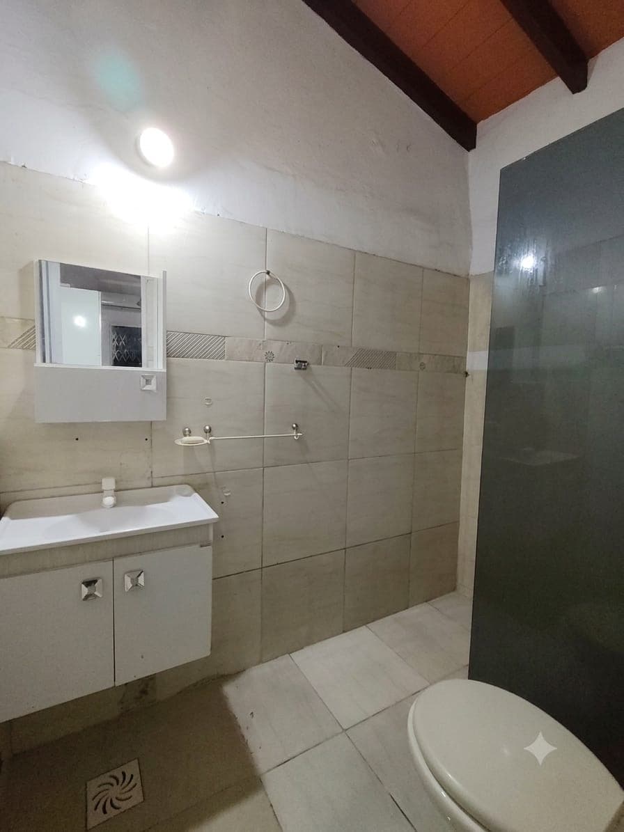 ¡EN ALQUILER! Casa con salón sobre Av. Médicos del Chaco – Lambaré, foto 3