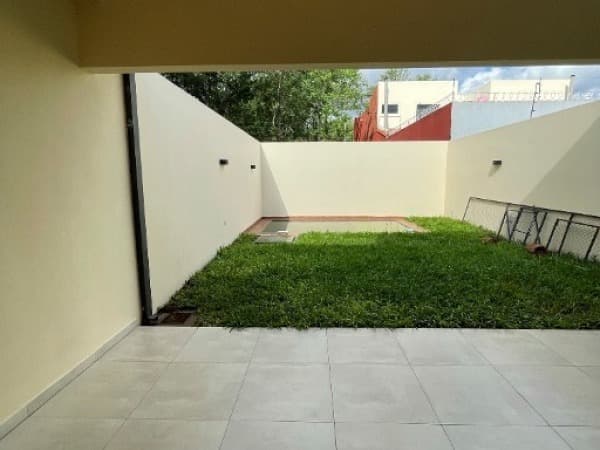 Duplex - 3 dormitorios y 3 baños cuarto barrio - Luque — foto 5
