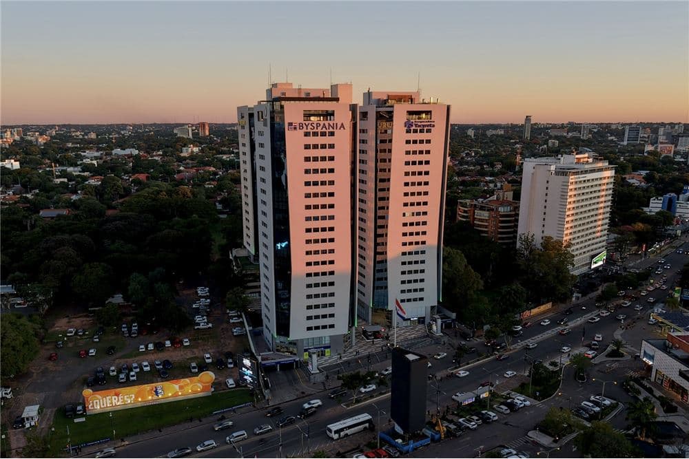 Oficina - Alquiler - Ycuá Satí, Paraguay, Emprendimiento de lujo, foto 1